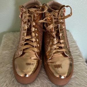 Fun 🤩 sparkly wedge sneaker !!!